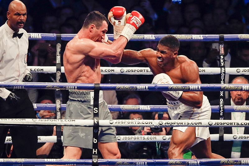 Heavyweight champion Anthony Joshua (right) on the attack against Wladimir Klitschko. Photo by Esther Lin/Showtime