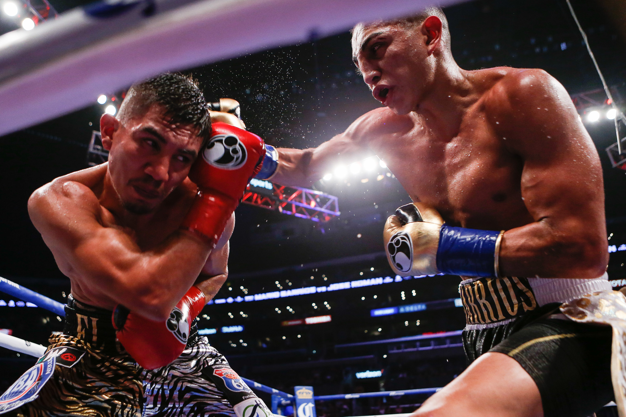 Welterweight Mario Barrios (right) vs. Jose Roman. Photo by Showtime