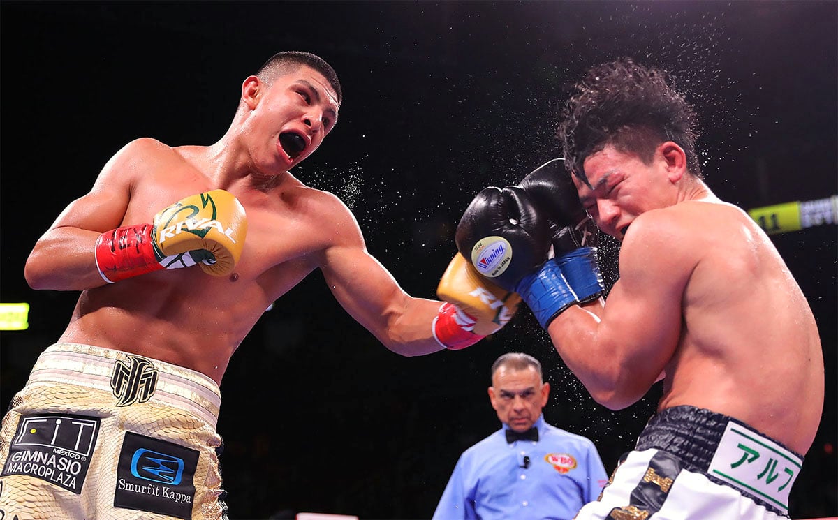 Jaime Munguia (left) vs. Takeshi Inoue. Photo by Tom Hogan/HoganPhotos/Golden Boy Promotions