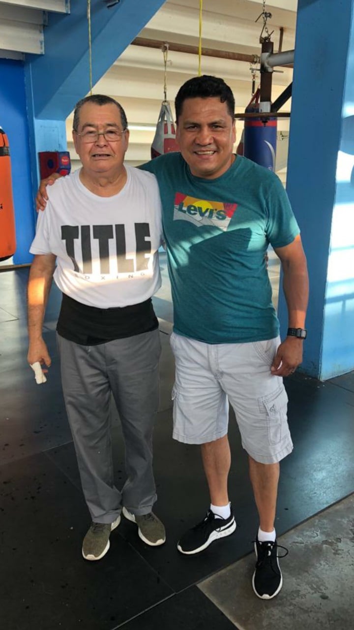 Raul Perez (right) with former manager Romulo Quirarte. Photo courtesy of the WBC
