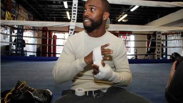 Gary Russell Jr. stops Miguel Tamayo in Round 4