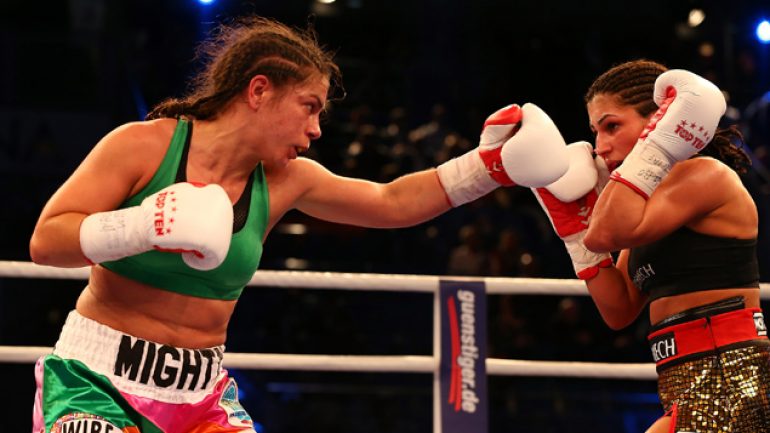 Melissa McMorrow retains flyweight title with split decision over Nadia Raoui