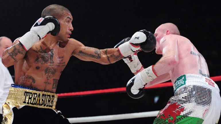 Theophane signs with Mayweather Promotions