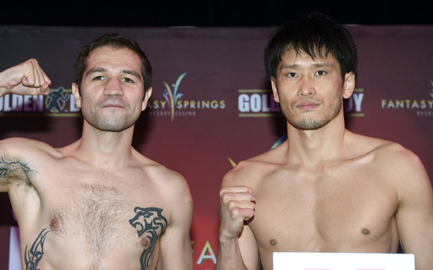 Alfonso Gomez (L) and Yoshihiro Kamegai weigh in for their March 20 fight in Indio, Calif. Photo by Naoki Fukuda.