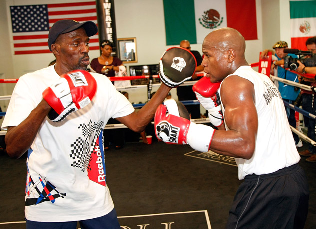 Roger Mayweather and Floyd Jr. (Ethan Miller/Getty)