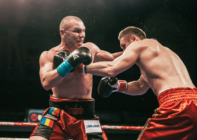 Undefeated cruiserweight Constantin Bejenaru tags Alexey Zubov with left hand to the head. Photo: Rosie Cohe/Showtime
