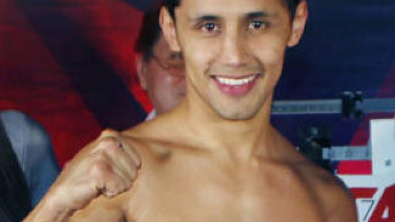 David Cuellar takes on Moises Fuentes in a crossroads bout this Saturday in Cancun