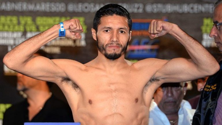Jhonny Gonzalez easily outpoints Irving Berry over 12 rounds