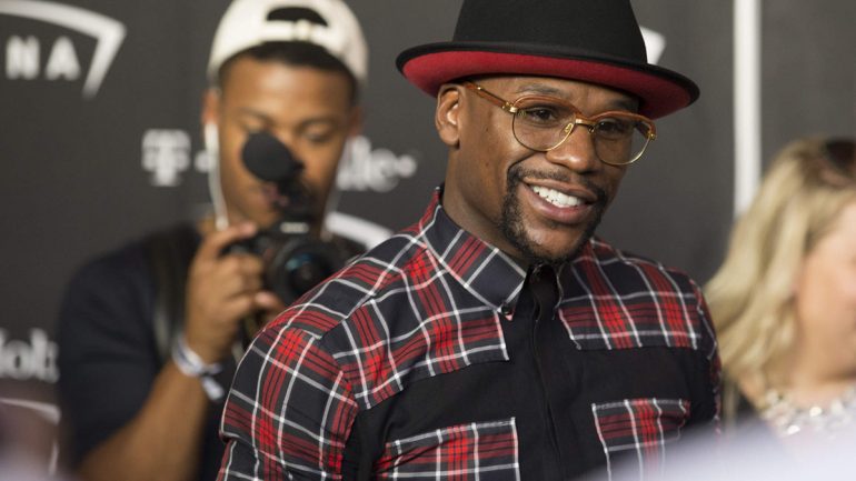 Commentary: Mayweather owes it to boxing to KO McGregor