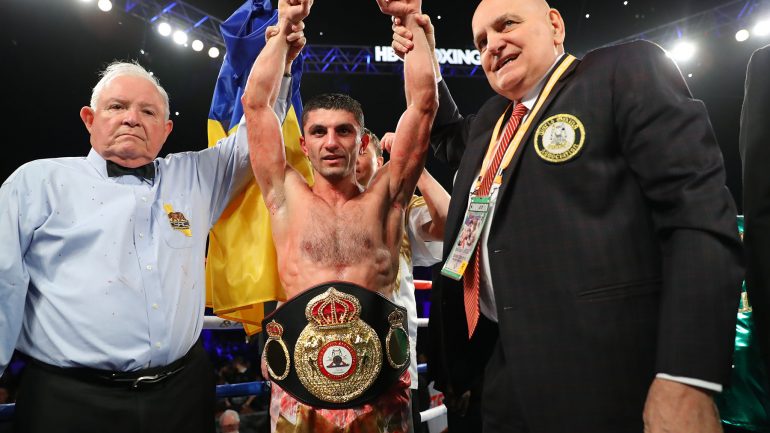 Artem Dalakian outpoints Josber Perez, retains WBA 112-pound title