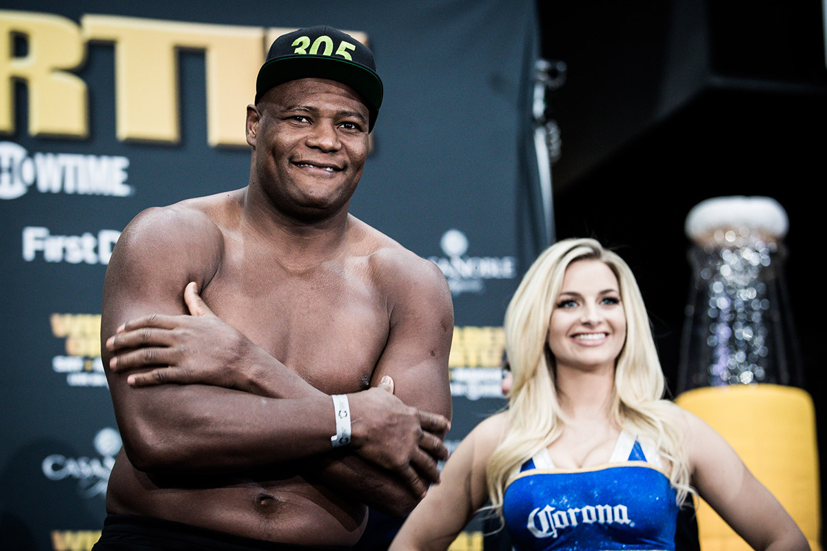 Photo gallery: Deontay Wilder-Luis Ortiz weigh-in - The Ring1200 x 800