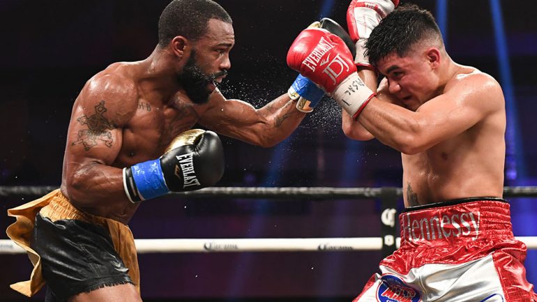 Gary Russell Jr. gets by Joseph Diaz Jr. to retain featherweight title