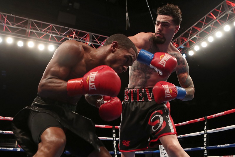 Lightweight Steven Ortiz (right) vs. Wesley Ferrer. Photo credit: Dave Mandel/Showtime