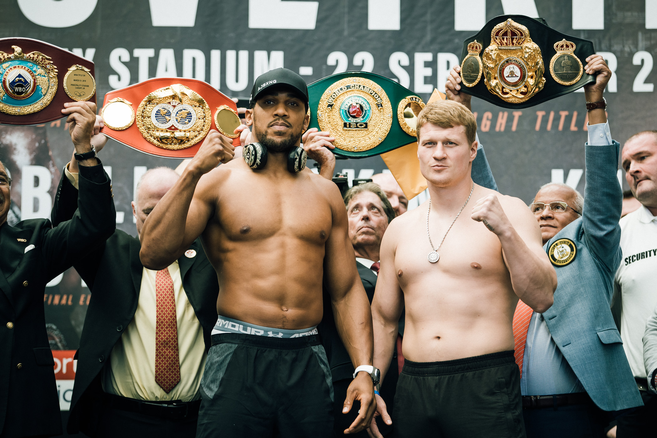 Anthony Joshua towers over Alexander Povetkin at heavyweight title weigh-in - The Ring