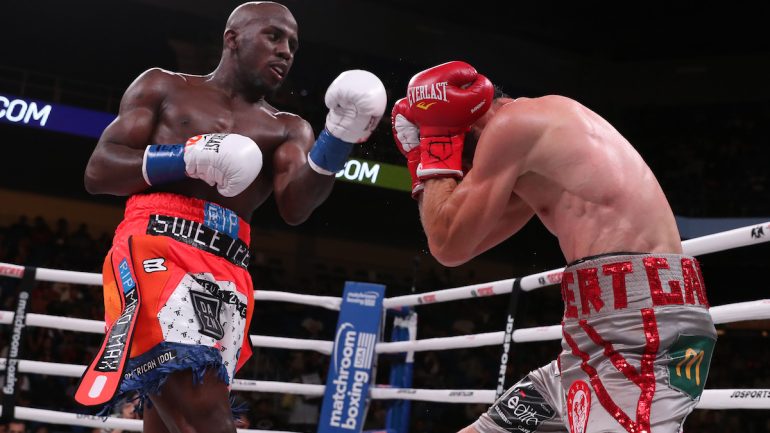 Tevin Farmer outboxes Guillaume Frenois, looks for big fight options at 130