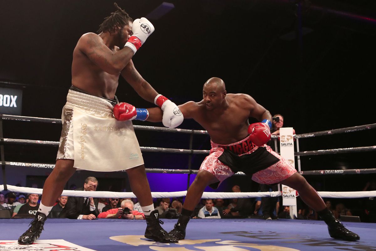 Heavyweight Jermaine Franklin (left) vs. Jerry Forrest. Photo by Dave Mandel/SHOWTIME