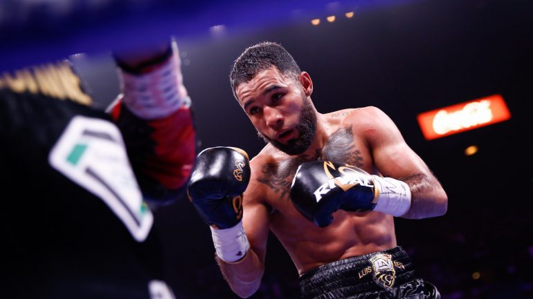 Luis Nery wins WBC junior featherweight title with competitive decision over Aaron Alameda
