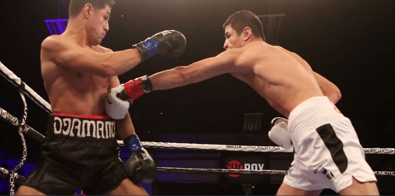Shohjahon Ergashev (left) vs. Adrian Estrella. Image courtesy of Showtime