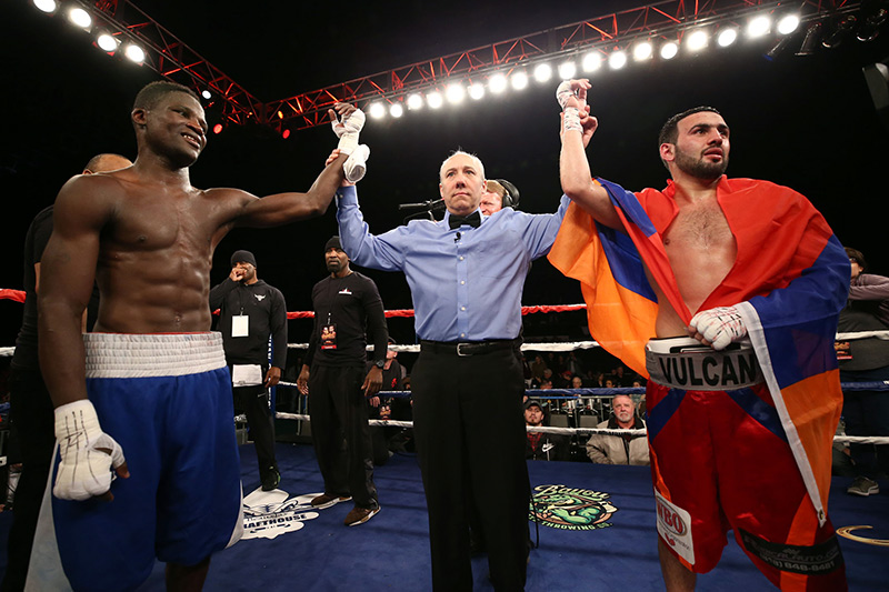 Zhora Hamazaryan (right) and Sulaiman Segawa fought to a draw. Photo by Dave Mandel/SHOWTIME