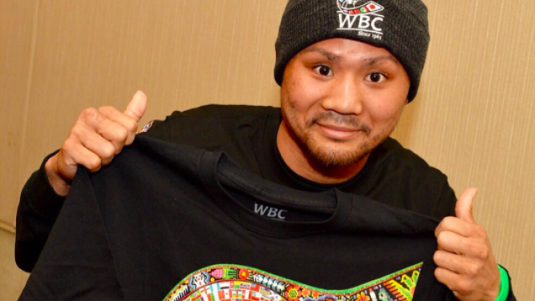 Japanese power hitter Daigo Higa meets friend Tsutsumi in ring Monday