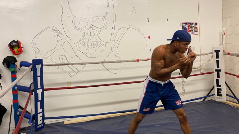 Watch: Lightweight prospect Nick Sullivan works out on Christmas Eve