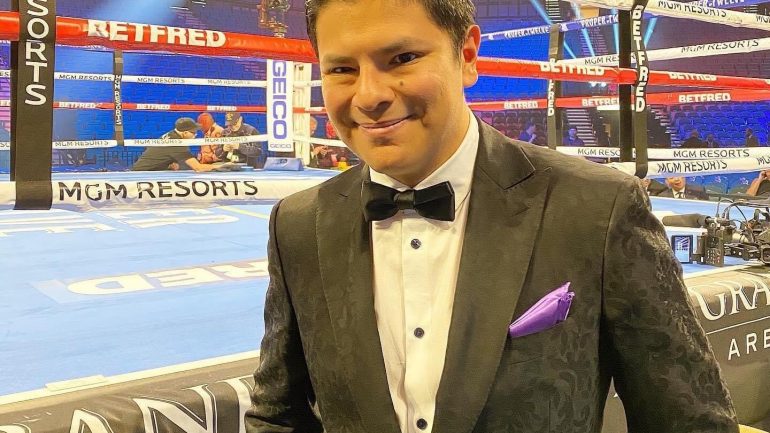Ray Flores paid his dues to become boxing’s new voice