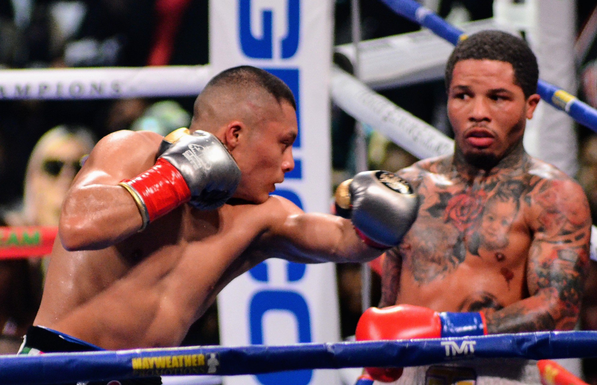 Gervonta Davis fights through injury, outpoints game Isaac Cruz by unanimous decision