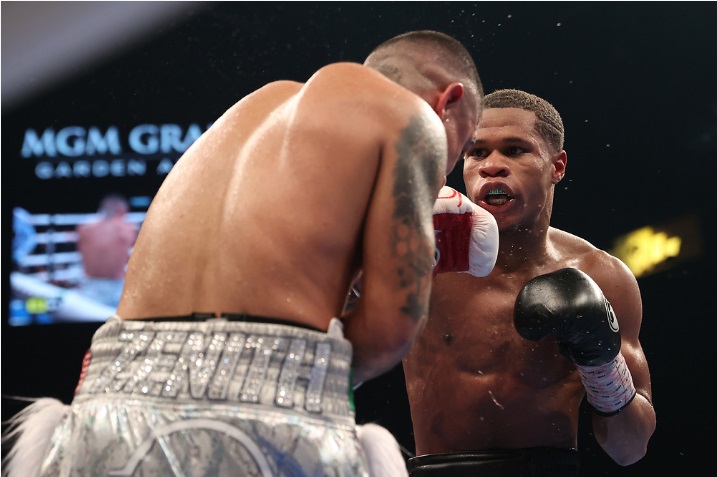 December 4, 2021, Las Vegas, Nevada, Devin Haney (right) and Joseph Diaz Jr. during their December 4, 2021 bout at MGM Grand Garden Arena. Mandatory Credit: Melina Pizano/Matchroom.