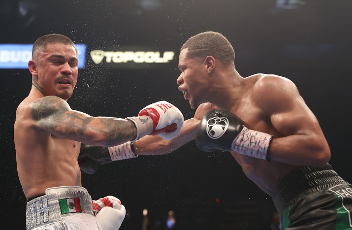 December 4, 2021, Las Vegas, Nevada, Devin Haney (right) and Joseph Diaz Jr. during their December 4, 2021 bout at MGM Grand Garden Arena. Mandatory Credit: Melina Pizano/Matchroom.