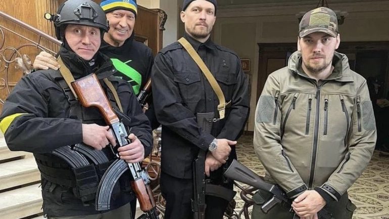 Oleksandr Usyk enlists in Ukrainian territorial defense unit against Russian invasion