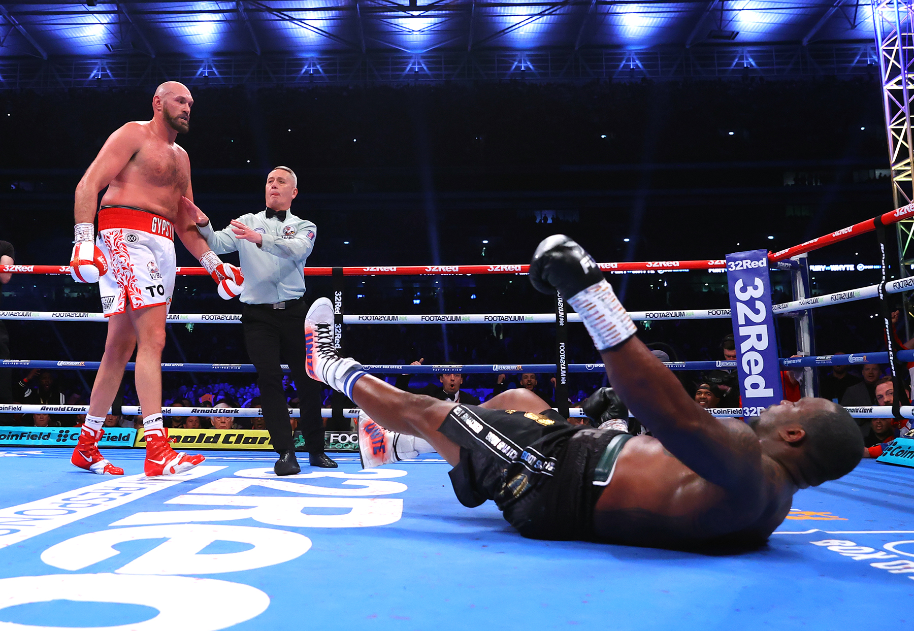 Tyson-Fury-vs-Dillian-Whyte_knockdown1.jpg