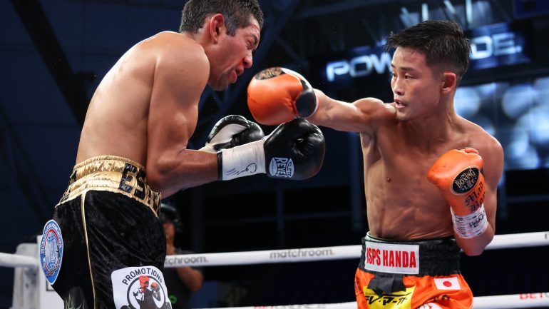 Hiroto Kyoguchi stops Esteban Bermudez in a grueling Ring title bout