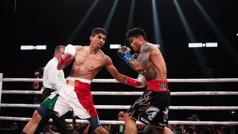Rey Vargas defeats Mark Magsayo by split decision, wins WBC featherweight title