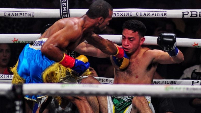 Replacement foe Edwin De Los Santos shocks Jose Valenzuela, scores third round TKO