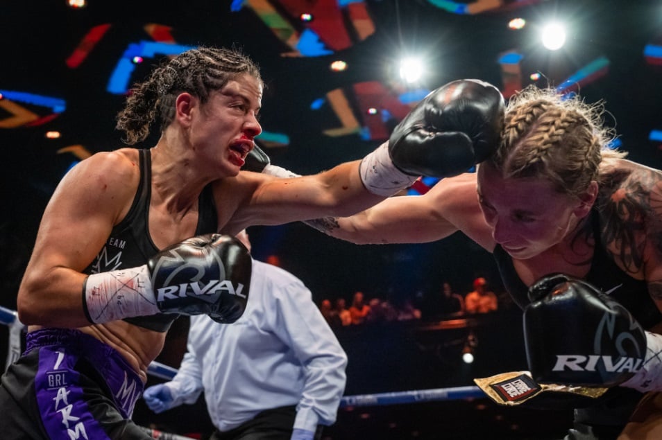 Emma Gongora (right) vs. Martine Vallieres. Photo Credit: Vincent Ethier/Eye of The Tiger