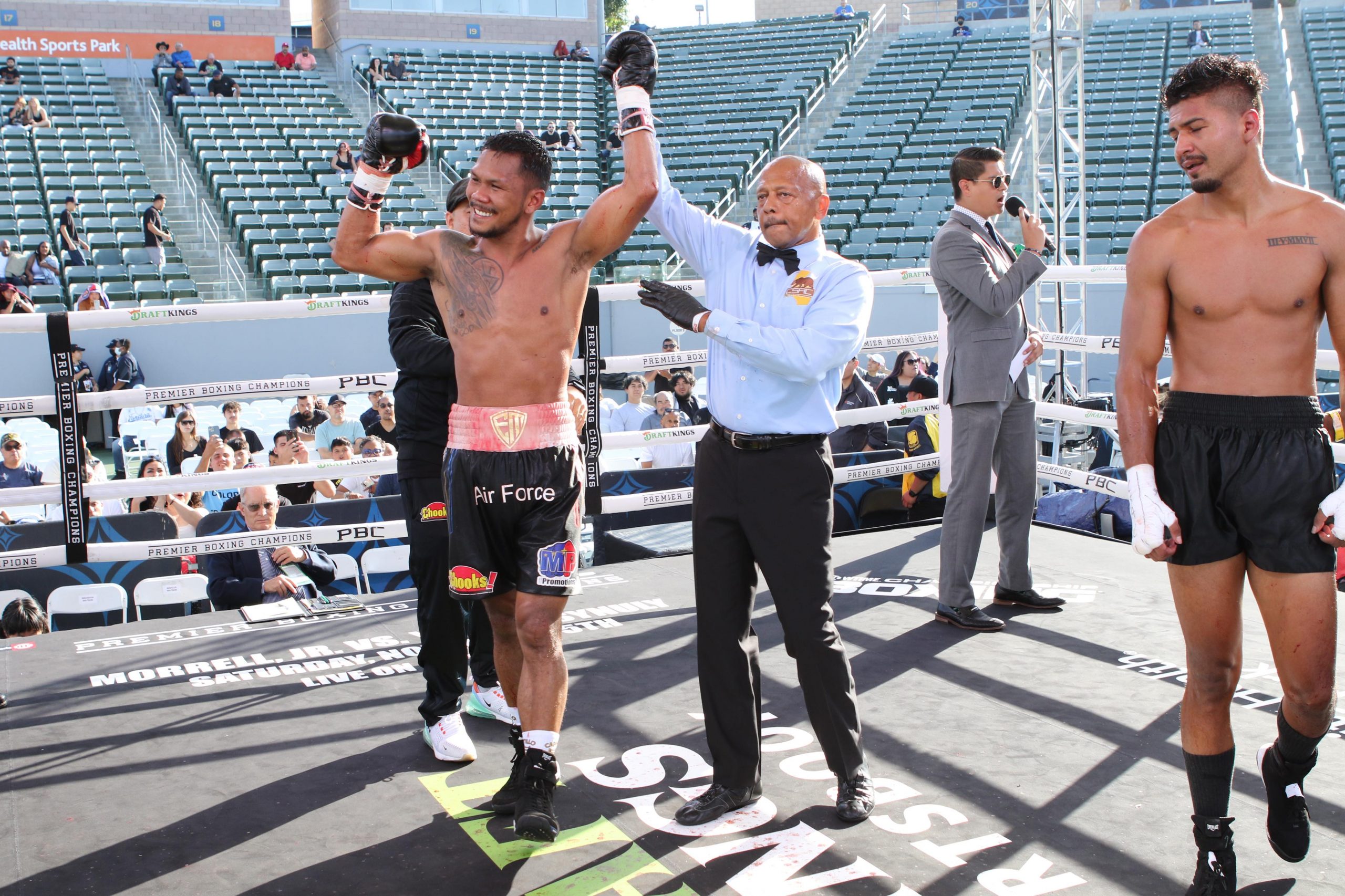 Gestionar pequeño lucha Eumir Marcial overcomes cut to shut out Steven Pichardo for third pro win -  The Ring