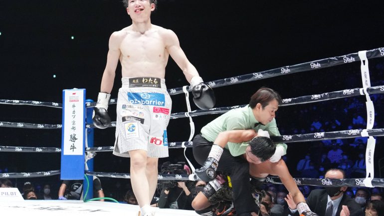 Kenshiro Teraji stops Hiroto Kyoguchi in Round 7, unifies WBC/WBA jr. flyweight belts, wins Ring title
