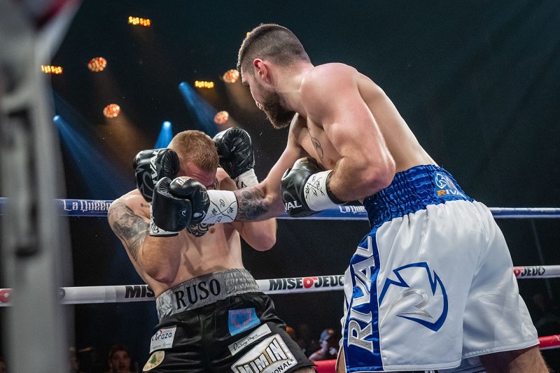 Alexandre Gaumont (right) vs. Carlos Montijo. Photo credit: Vincent Ethier/Eye of the Tiger Management