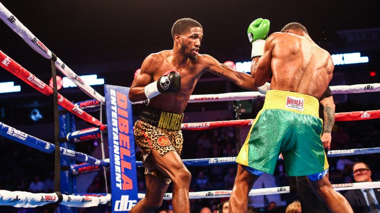 Ardreal Holmes outboxes Ismael Villarreal to split decision win on ShoBox