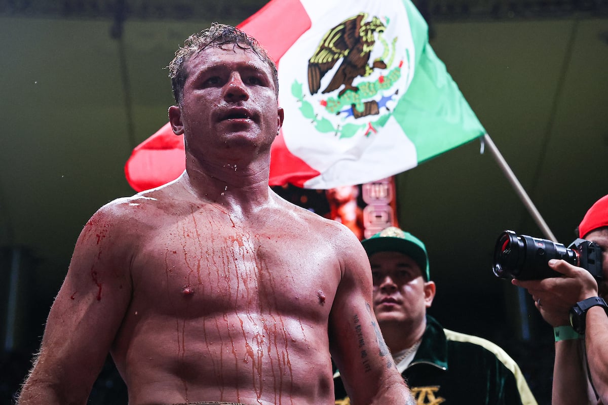 Canelo Alvarez easily beats John Ryder to remain undisputed super middleweight champ