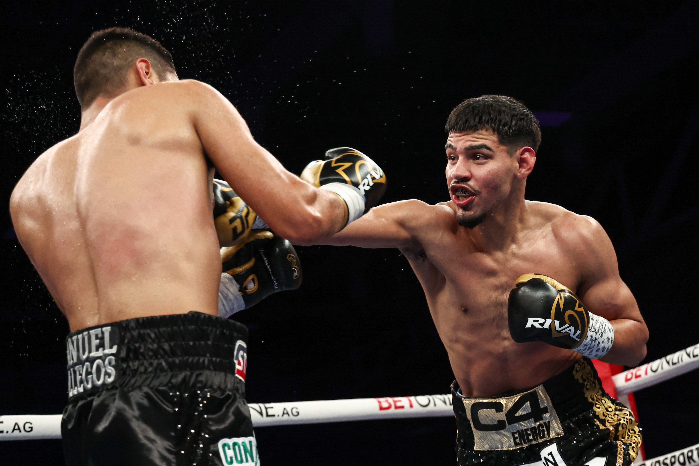 Diego Pacheco scores impressive stoppage win over Manuel Gallegos