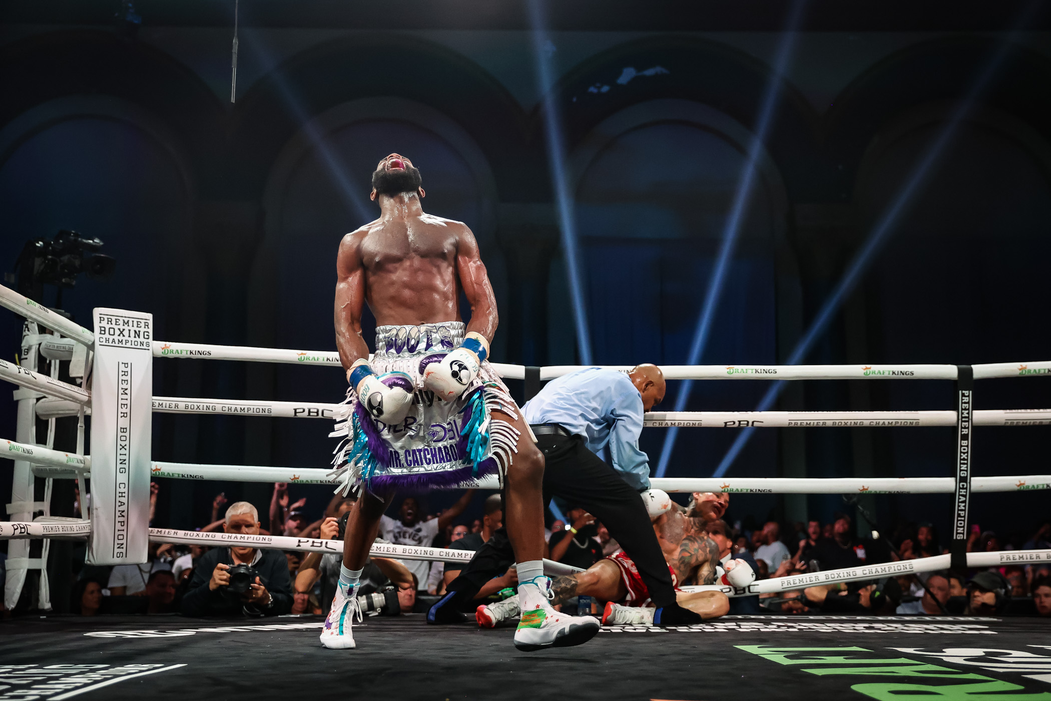 Jaron Ennis knocks out determined Roiman Villa in ten rounds as he awaits title opportunity