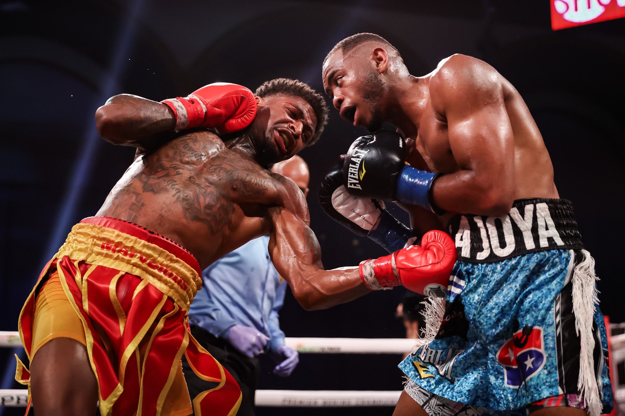Marquis Taylor pulls off the upset in beating Yoelvis Gomez on the Ennis-Villa Undercard