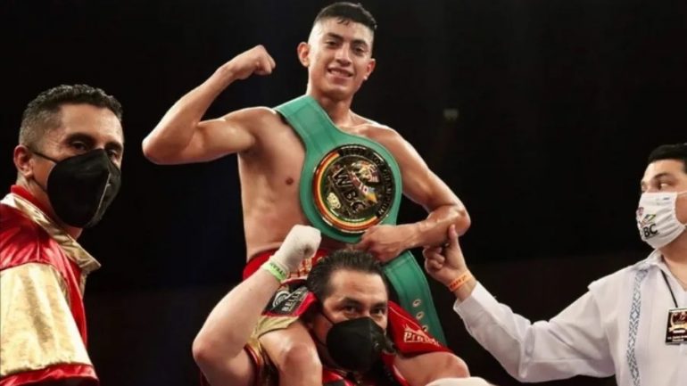 Angel Ayala’s victory over Felix Alvarado marred by announcer snafu