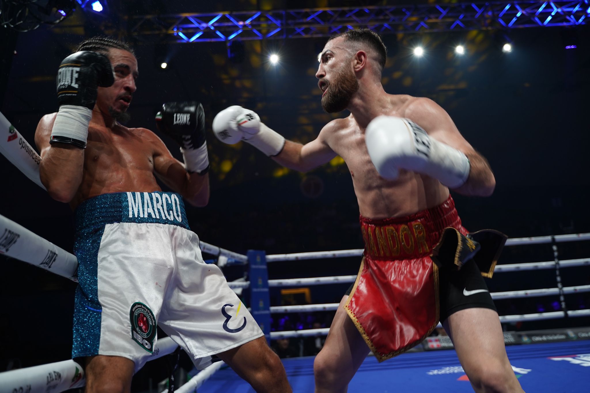 Sandor Martin overwhelms Mohamed El Marcouchi in four rounds