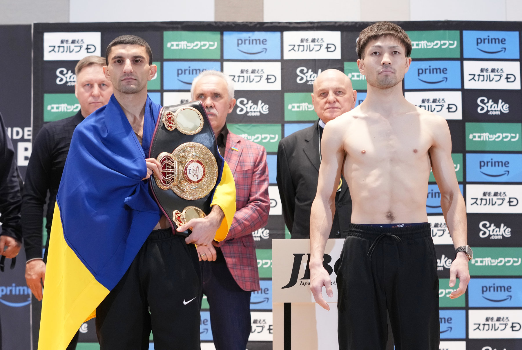 Seigo Yuri Akui outpoints Artem Dalakian via controversial UD, wins WBA flyweight title