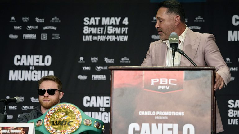 Alvarez, De La Hoya Trade Insults During Tense Final Pre-Fight Press Conference