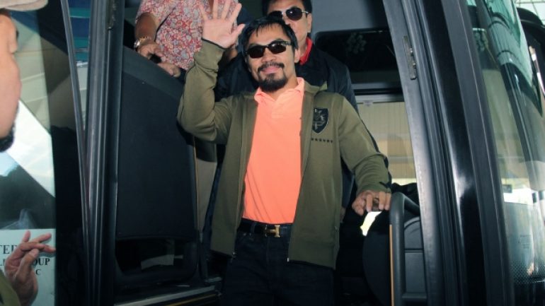Pacquiao and Bradley arrive in Vegas